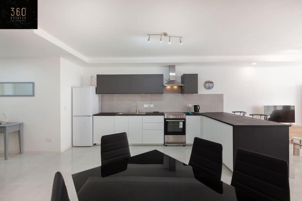 Spacious 2br In Qawra - Perfect For Families By 360 Estates Appartement San Pawl il-Baħar