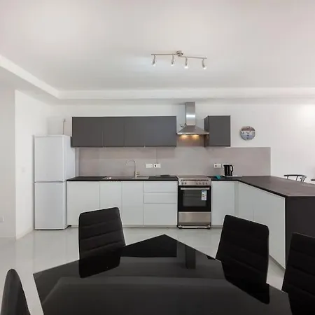 Spacious 2Br Apt In Qawra - Perfect For Families By 360 Estates St. Paul's Bay Exterior photo